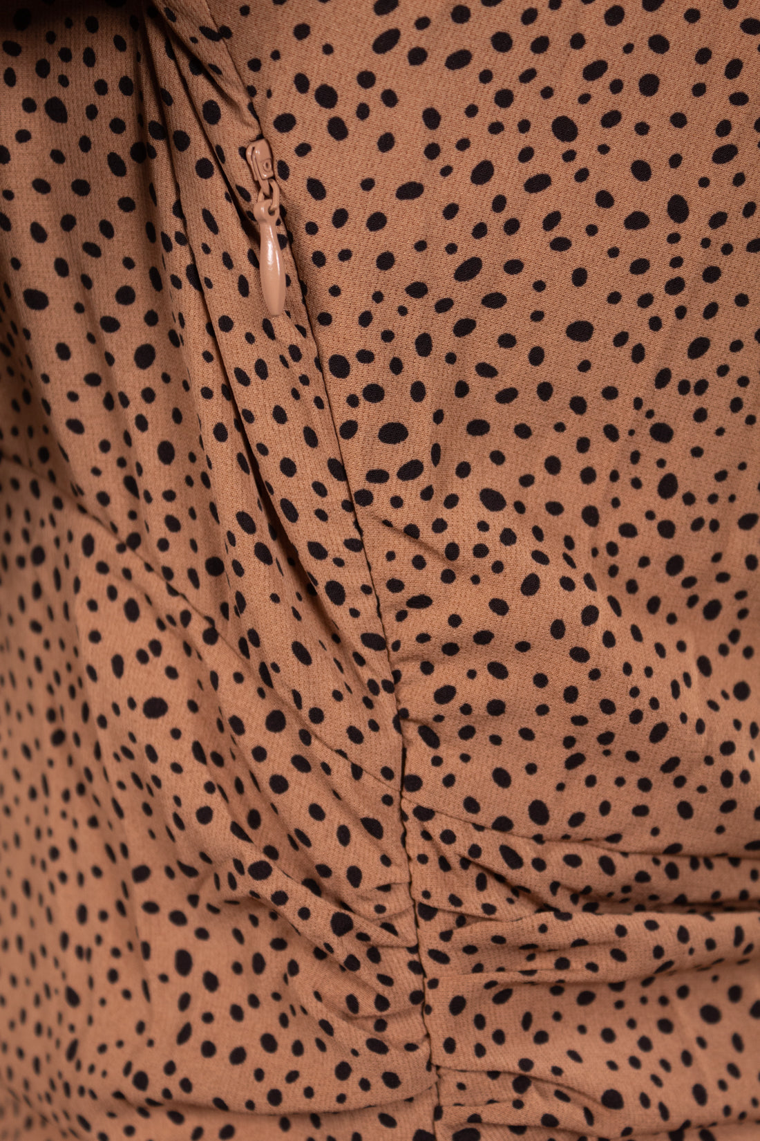 Go Girl 70's Cinched Dress In Camel