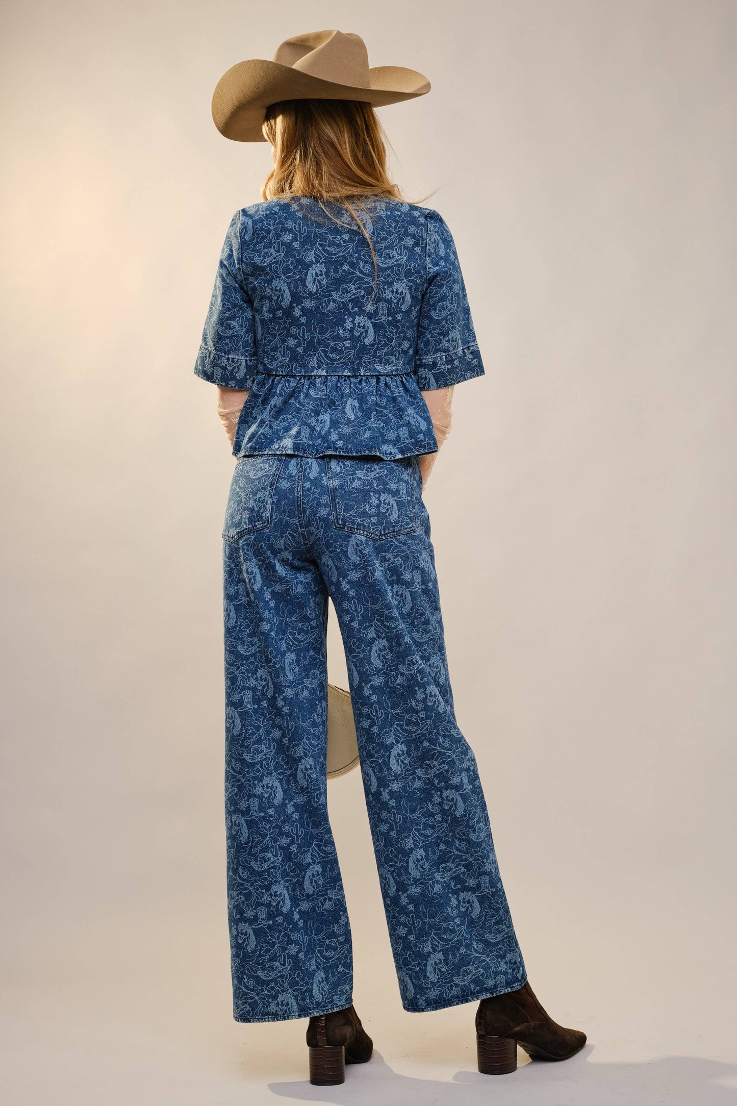 Mid Rise Abstract Western Print Jeans