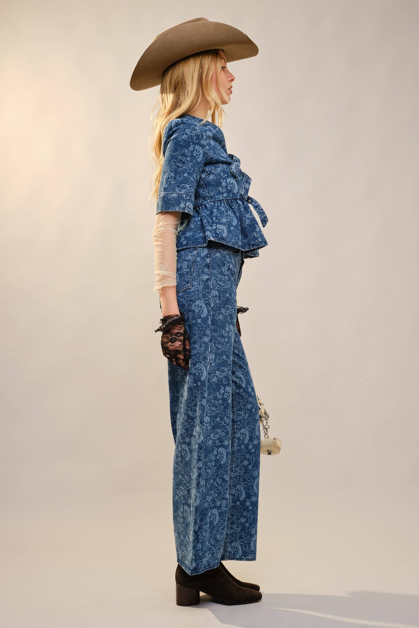 Mid Rise Abstract Western Print Jeans